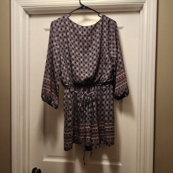 Romper - Picture 2 of 3